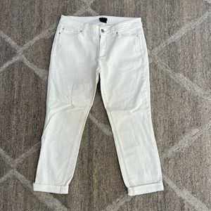 💘 Ann Taylor Cropped White Jeans